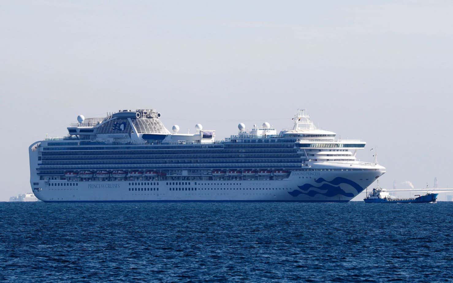 US URGES PEOPLE TO STAY OFF CRUISE SHIPS - Mounting concern for cruise ships with COVID on board