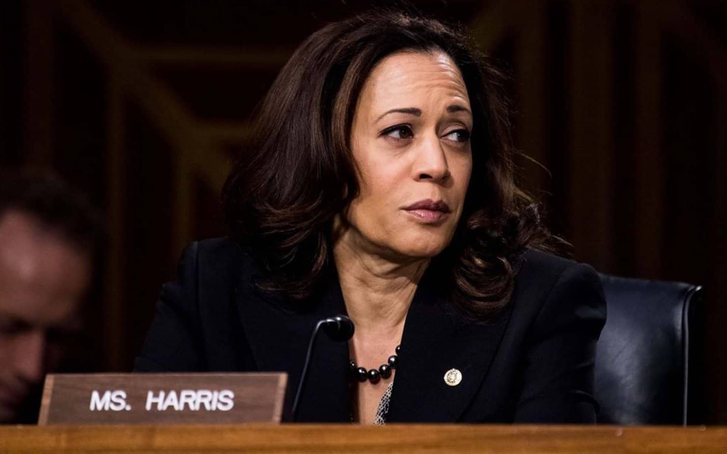 Kamala Harris Renews Her Call for General Attorney Barr to Resign